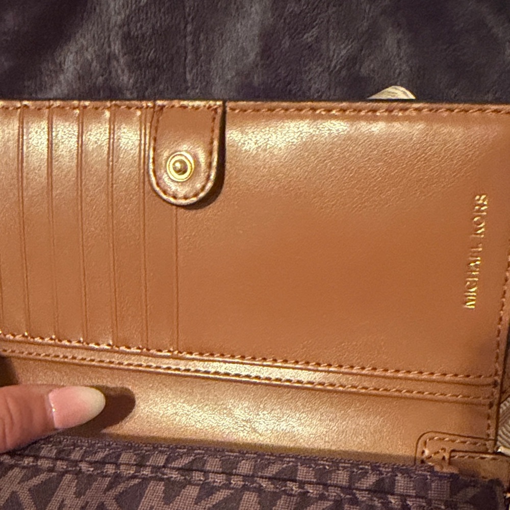 Michael Kors Signature Brown and Tan Crossbody Bag - Picture 3 of 8